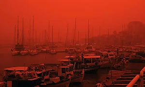 Червен прах от Сахара закри видимостта и блокира остров Крит