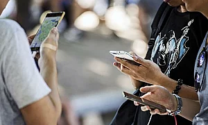 Болезнената наивност на дигиталното образование: Смартфонът като наркотик в класната стая