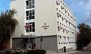 Заради спорен запис за предизборни машинации: Жители на Лом искат оставката на кмета
