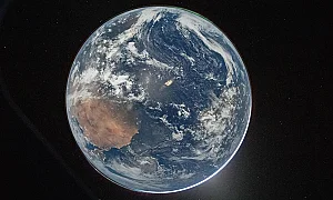 Над 50 години по-късно човекът отново погледна към Земята от далечния космос (снимки)