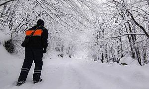 Не са подходящи условията за туризъм в планините, сняг до колене