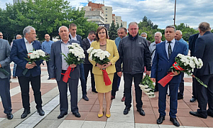 Нинова в Благоевград: С двойни сили и двойна енергия отиваме на избори за парламент и кмет