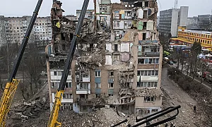 Нови жертви на руски атаки в Харков, Киев удари голям логистичен център в Москва