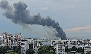 РИОСВ: Няма замърсяване на въздуха след пожара край Банкя, гасенето продължава