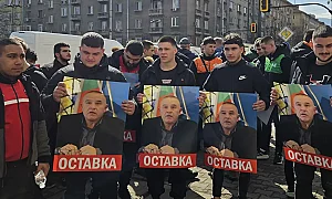 Щангите на протест срещу президента на федерацията