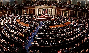 Американски сенатори критикуват Тръмп за облекчаването на санкциите за руския петрол