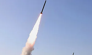 Северна Корея изстреля нови балистични ракети на фона на напрежението около Иран