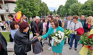 Нинова в Ковачевци: Ще направим преизчисляване на пенсиите и необлагаем минимум за млади семейства