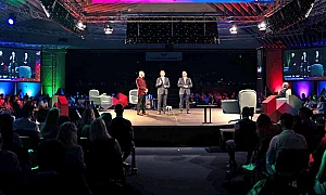 Webit 2026 започна с робот на сцената и визия за България като AI хъб на Европа
