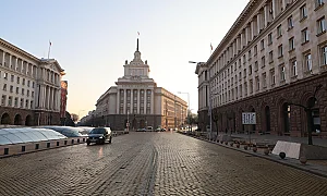 На първо четене: Парламентът гласува мерките за овладяване на цените