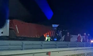 Повдигнаха обвинение на шофьора на автобуса, катастрофирал с камион
