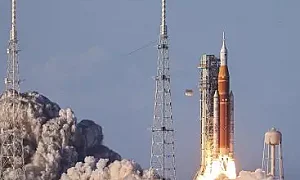 Мисията до Луната потегли успешно