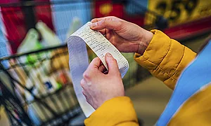 Ориз, фасул и леща поскъпват, олиото поевтинява