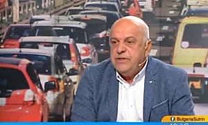 Изпитът за шофьорите с отнети книжки е отбиване на номер, твърди пътен експерт