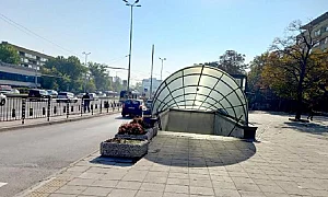 След нападение с ножове: Страх и сигнали за агресия край подлеза на „Плиска“ в София