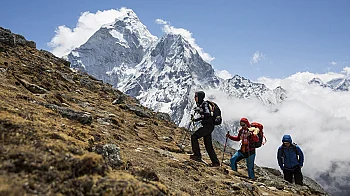 Скандал на Еверест: Водачи тровят туристи, за да точат милиони от застрахователи