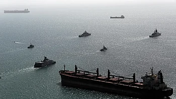 САЩ задържаха ирански кораб в Оманския залив, Техеран стреля по френски в Ормуз