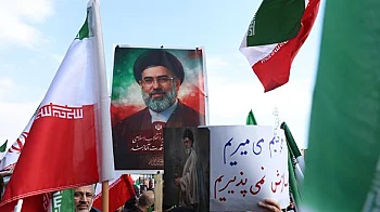 Кой управлява Иран? Мистерия около ранения и „вероятно обезобразен“ лидер