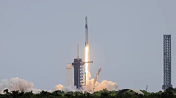 До Луната и назад: Планът на НАСА за историческата мисия Artemis II