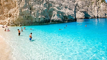 Един от най-любимите гръцки плажове ще е затворен и това лято