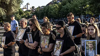 63 жертви, над 200 ранени: Северна Македония отбелязва година от трагедията в Кочани