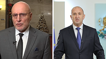 Две речи за еврото, две Българии: Aплодисменти за Радев от БНБ, освирквания за президента