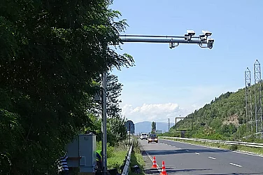 Предпразнично смирение: Кабинетът отложи двойните тол такси, за да е мирно на 3 март