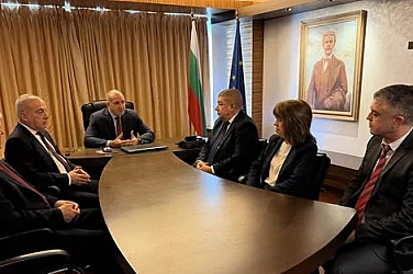 Румен Радев регистрира коалиция в ЦИК за изборите