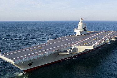 Третият китайски самолетоносач влезе в служба