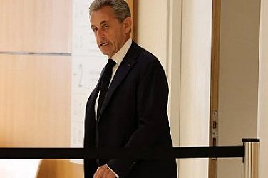 Саркози излиза от затвора, ще изтърпи присъдата си у дома