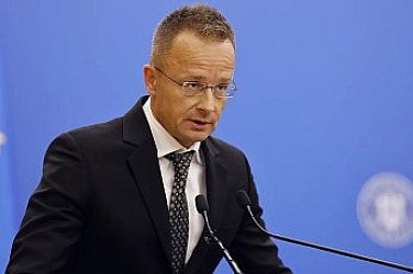 Сиярто: ЕС бави Сърбия, но бърза с приемането на Украйна