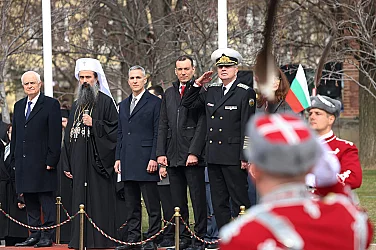 Честванията за 3 март в София започнаха пред Паметника на Незнайния воин