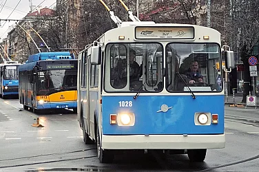 Машина на времето по софийските жици: „Икарус“ и „ЗИУ“ се завръщат за рождения си ден