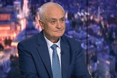 Военният министър за бюджета: Дано не пострадат парите за армията, ще променяме действащи договори