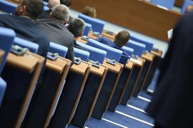 Депутатите обсъждат преработените бюджети на ДОО и НЗОК за 2026 г.
