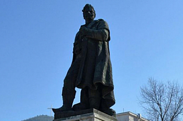 Историци с натиск върху кабинета за историята със С. Македония и честването на Гоце Делчев