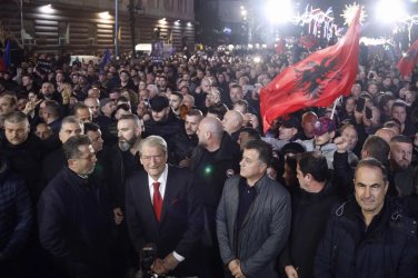 Хиляди на протест в Албания поискаха оставката на премиера Еди Рама