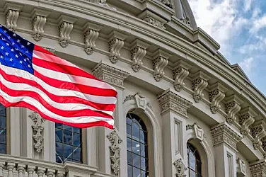 Вътрешна опозиция: Сенатори искат да ограничат със закон Тръмп да атакува съюзници