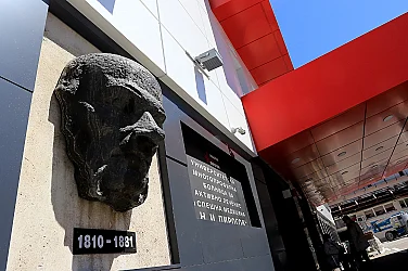 „Пирогов“ с нов режим на достъп: През централния вход влизат само спешни случаи