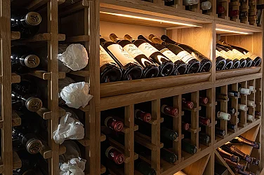 Тръмп заплаши Франция с мита върху виното заради отхвърлянето на „Съвета за мир“