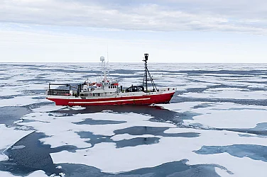 Повече кораби, повече сажди: Арктика се затопля още по-бързо