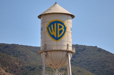 Битката Warner Bros: Netflix vs. Paramount – решават политиците