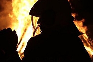 Пожар в луксозен хотел в Алпите, десетки са евакуирани