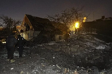 Русия удари енергийна инфраструктура и влак в Украйна, има загинали