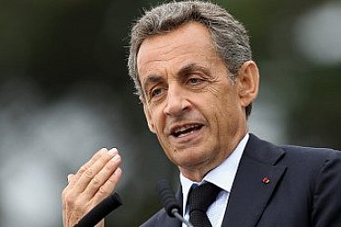Саркози издава дневник