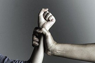 Всяка трета жена в света е преживяла насилие. СЗО отчита едва 0,2% спад за 20 г.