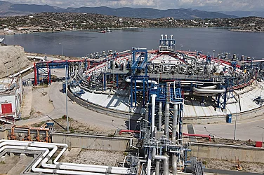 Обратно на САЩ: ЕС разхлабва правилата за внос на газ, но не и санкциите срещу Москва