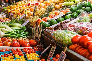 Валят сигнали за плодове, зеленчуци и месо, замърсени с пестициди и микроби