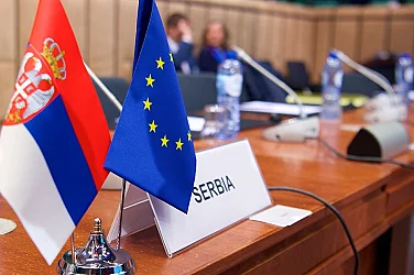 ЕС замразява 1,5 милиарда евро за Сърбия заради съдебните реформи