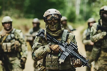 Сухопътна операция в Иран. Главната цел на десант на САЩ е о-в Харг, петролната "игла"